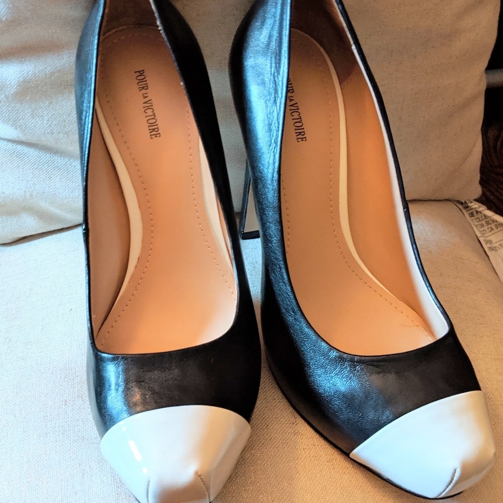Pour La Victoire pumps